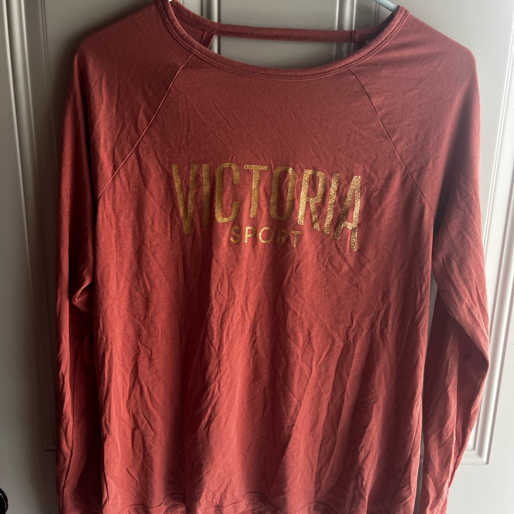 Victoria Sport Rust Long Sleeve Shirt with matching leggings